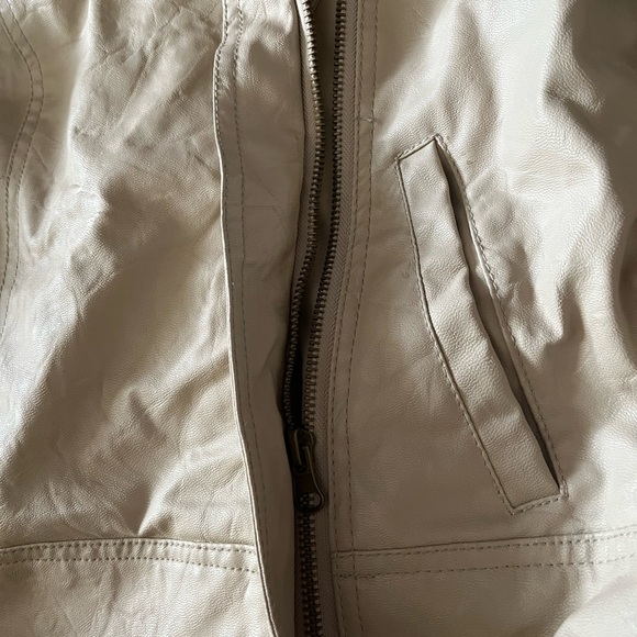 JACK Jacket - Picture 8 of 9